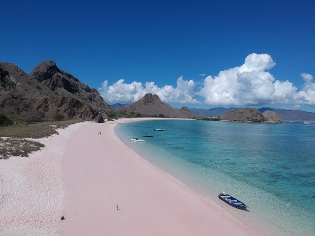Rental Mobil Di Labuan Bajo